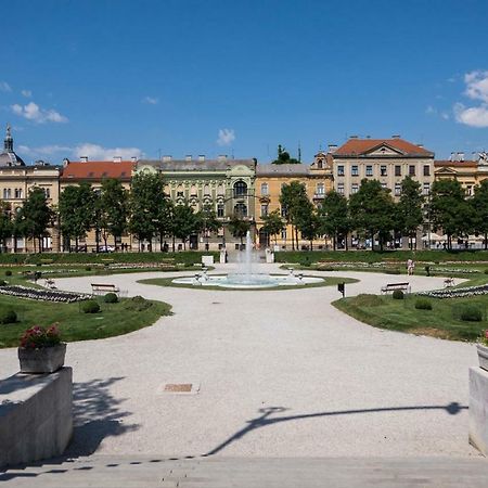 White Rose Apartment Zagabria Esterno foto