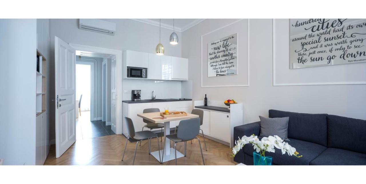 White Rose Apartment Zagabria Esterno foto