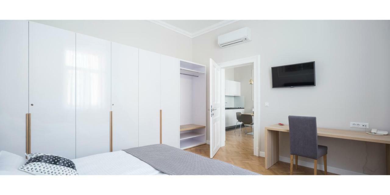 White Rose Apartment Zagabria Esterno foto