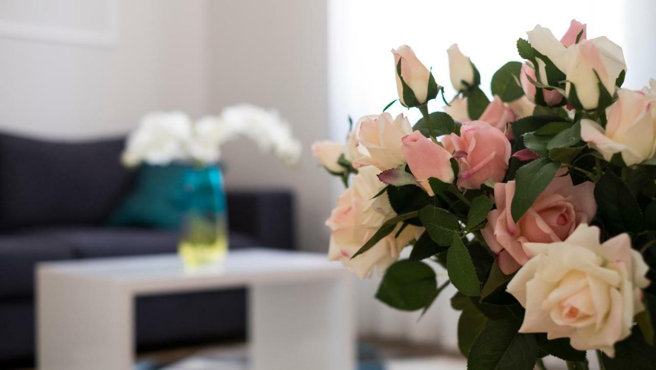 White Rose Apartment Zagabria Esterno foto